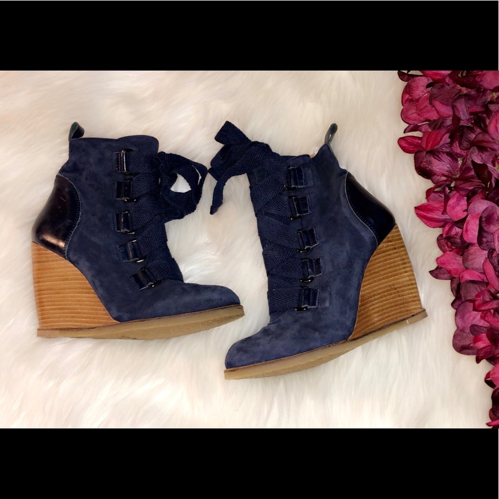 🆕SEYCHELLES Lucky Penny Suede Wedge Booties